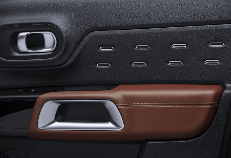 Детали интерьера Citroen C5 Aircross 2017 года  (CN) (фото 41 из 46)
